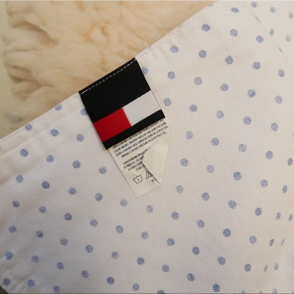 Tommy Hilfiger Polka Dot Tablerunner - Picture 3 of 3